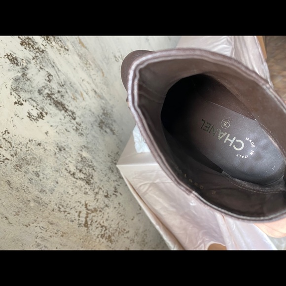 Authentic Chanel Brown Leather Boots size 36,5 - Picture 9 of 12